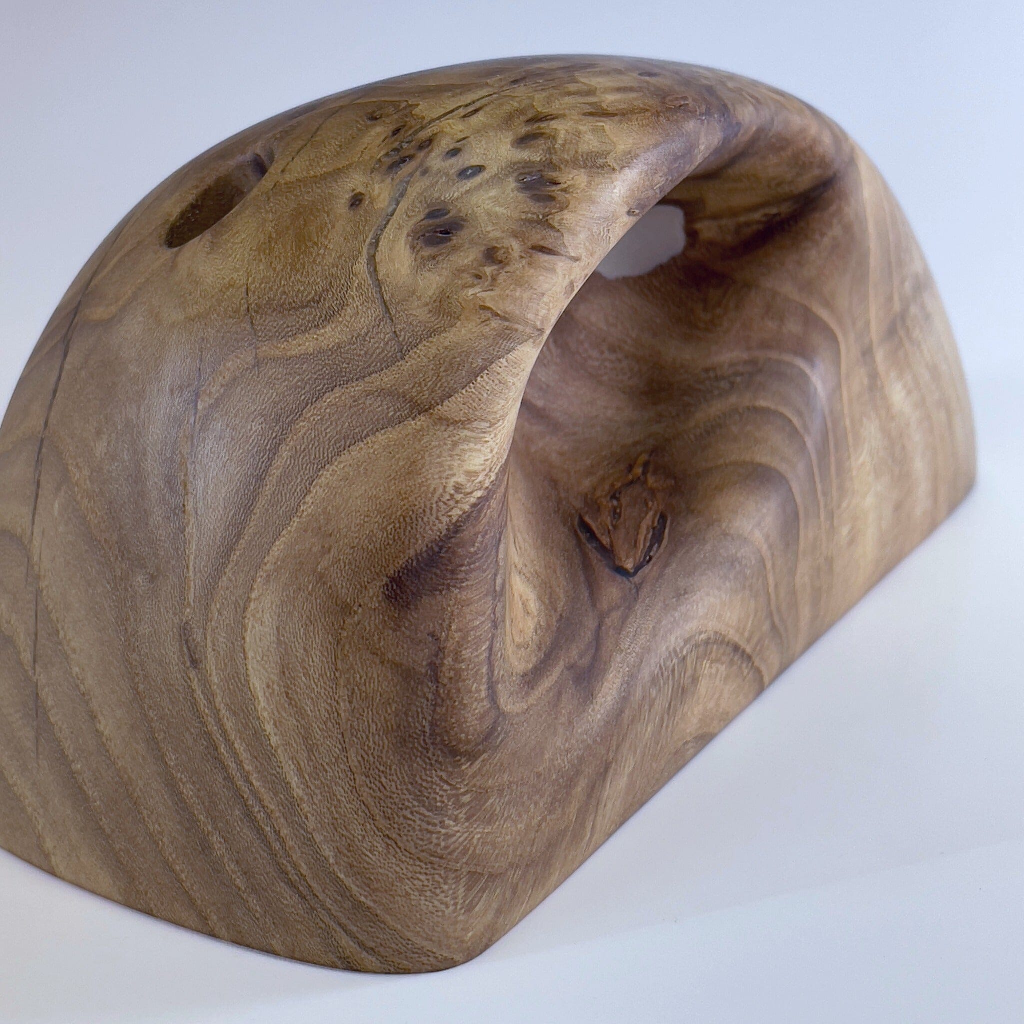 Burl Dugout Holds Ground Up Grips