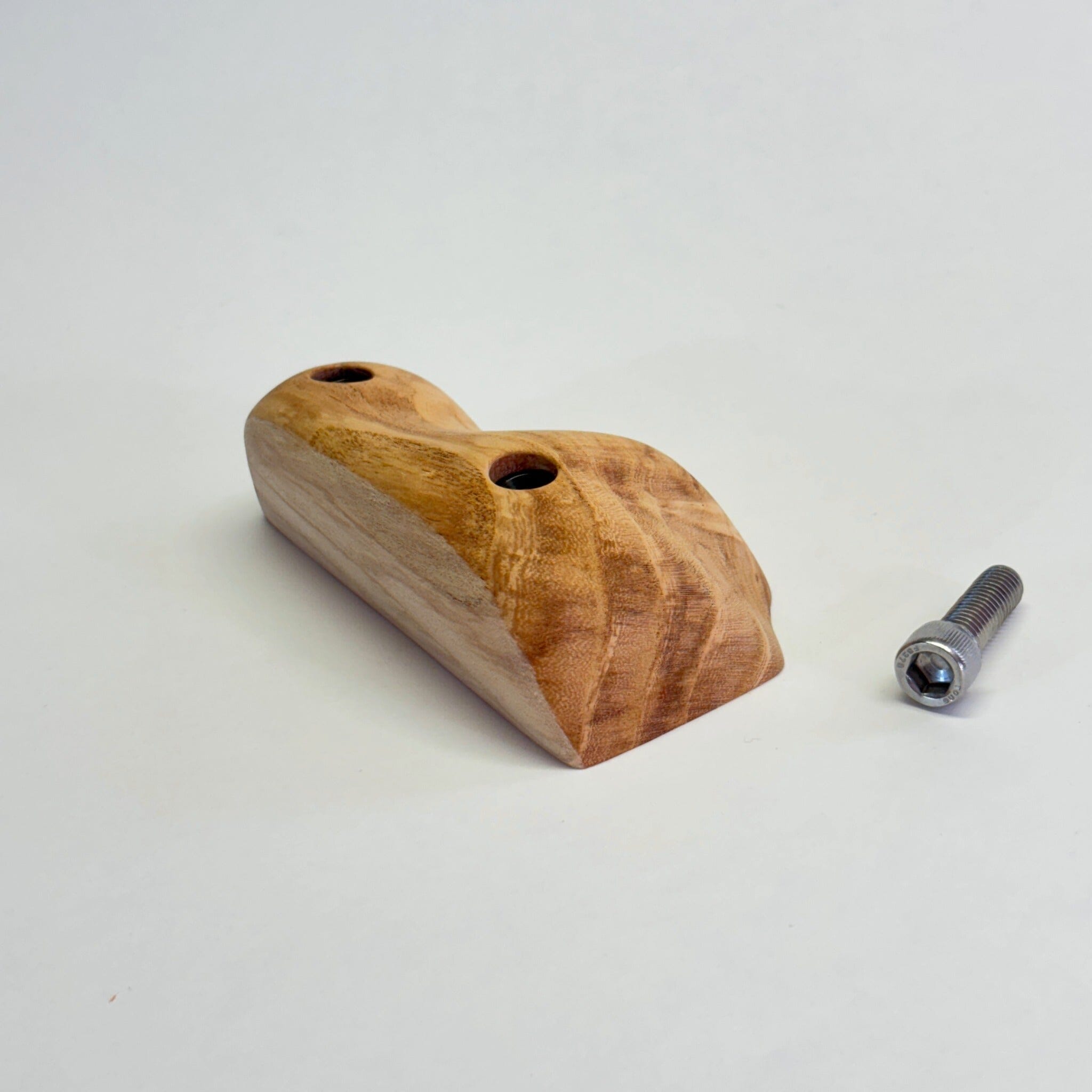 Honey Locust Bar Holds Ground Up Grips