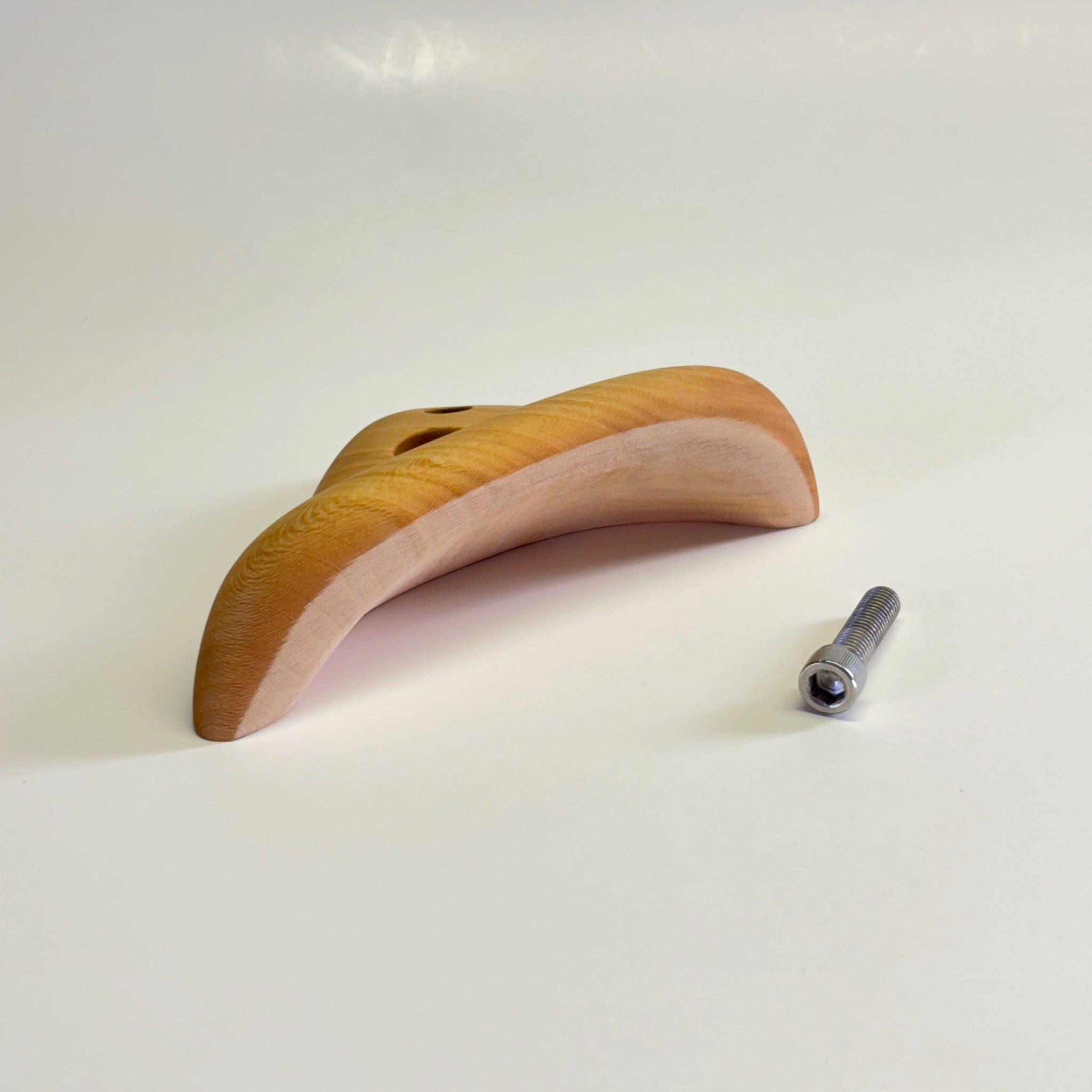 Single Lip Holds Ground Up Grips