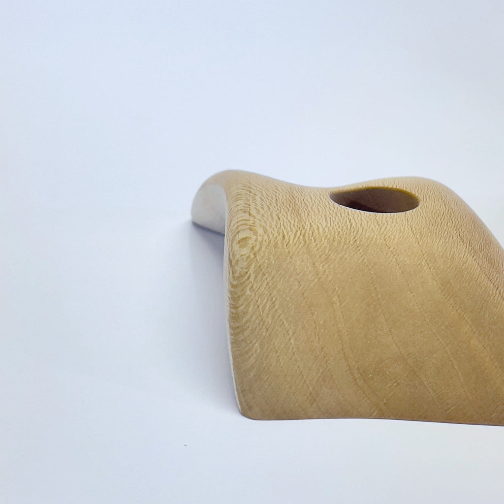 Finger Bucket Holds Ground Up Grips 