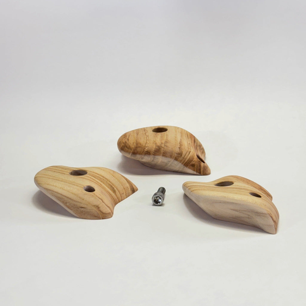 Generous Incuts Holds Ground Up Grips 