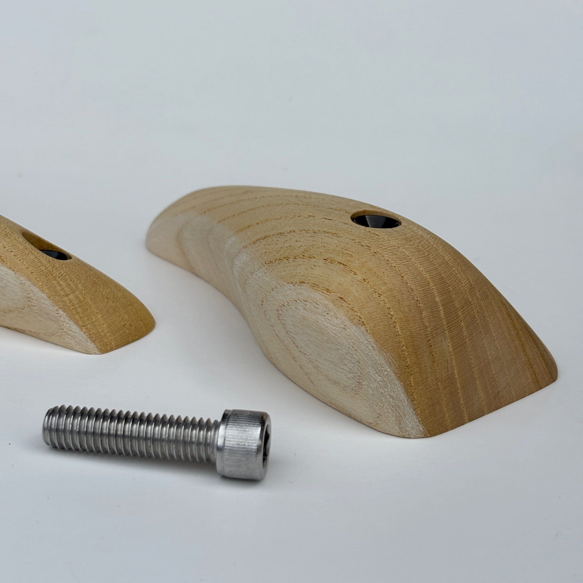 Swooped Edges Holds Ground Up Grips 