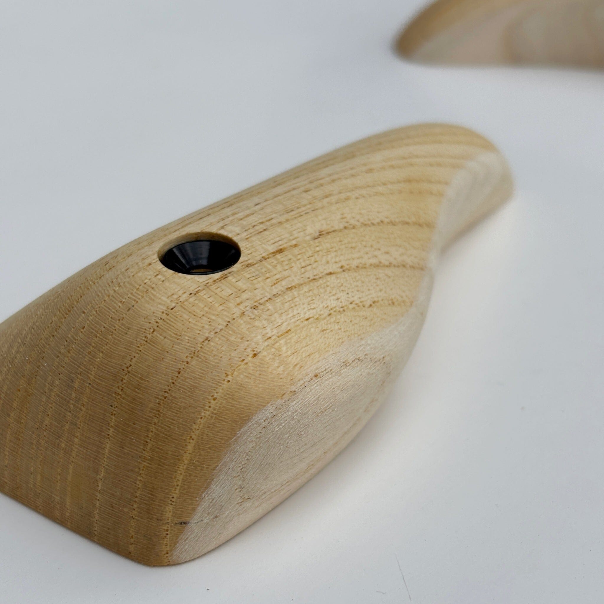 Swooped Edges Holds Ground Up Grips 